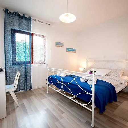 Mediteraneo Apartment *